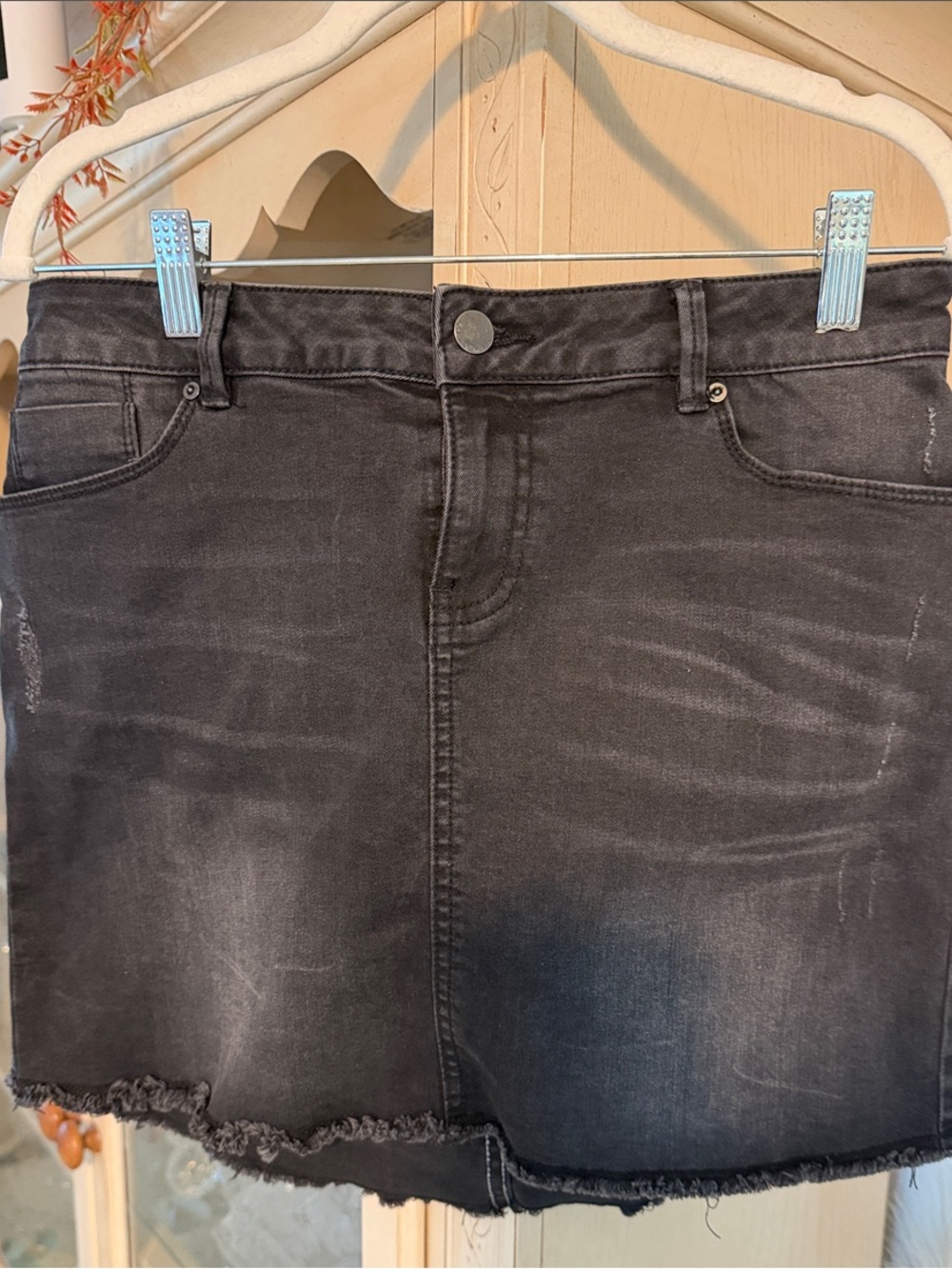 Calvin Klein jeans Women’s Black Distressed Denim Mini Skirt
